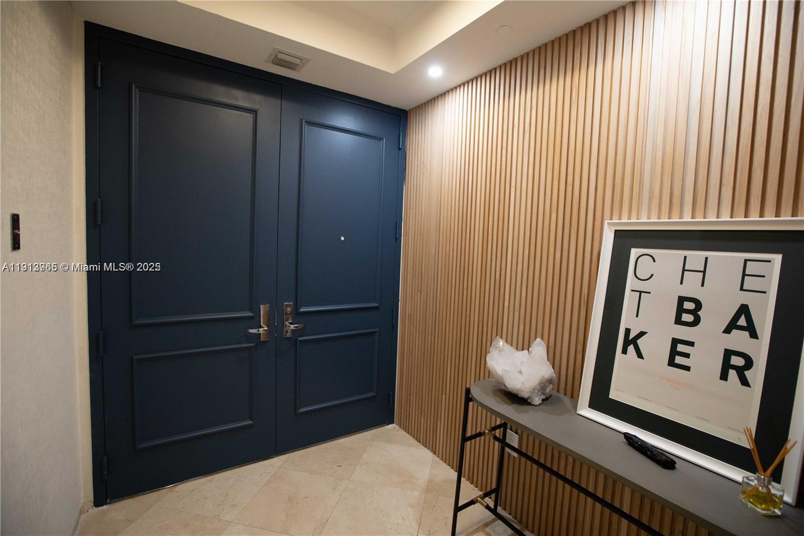 721 Crandon Blvd #207 Key Biscayne, FL 33149