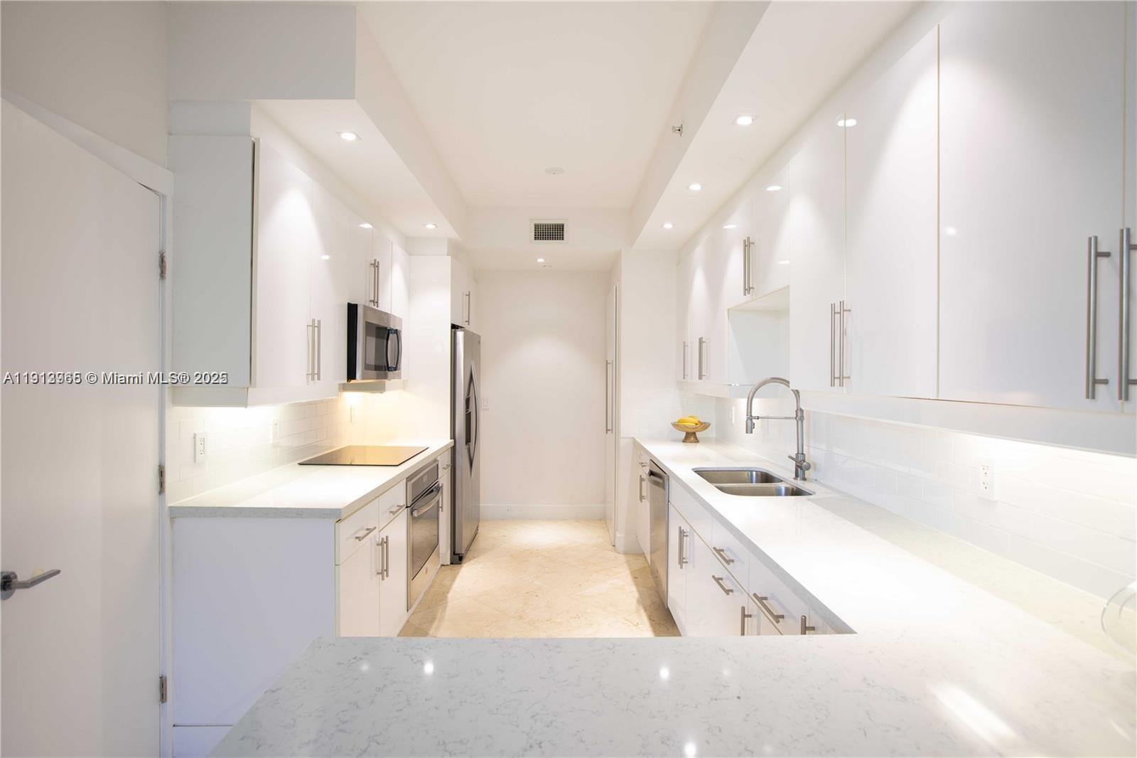 721 Crandon Blvd #207 Key Biscayne, FL 33149