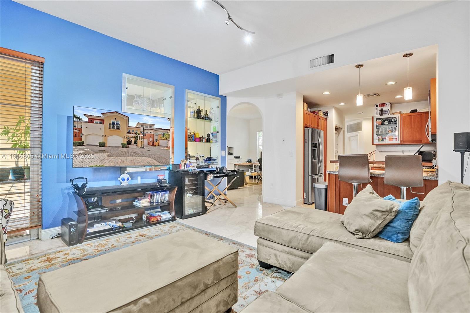 18450 NE 30th Pl Aventura, FL 33160