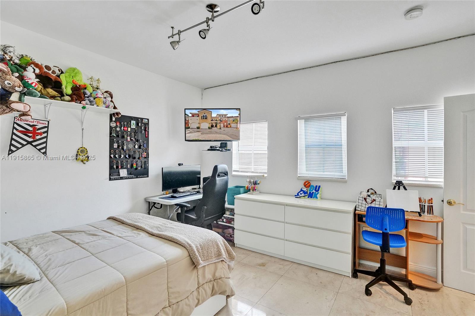 18450 NE 30th Pl Aventura, FL 33160