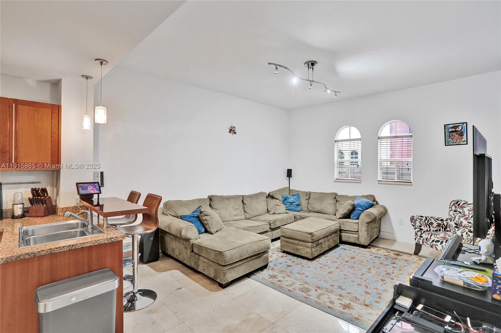 18450 NE 30th Pl Aventura, FL 33160