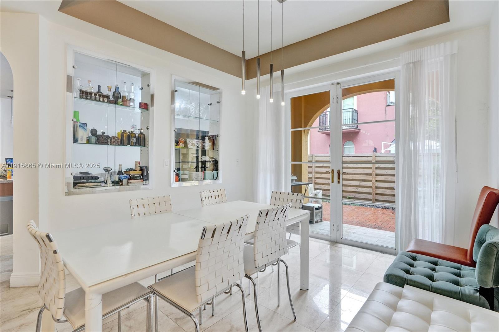 18450 NE 30th Pl Aventura, FL 33160