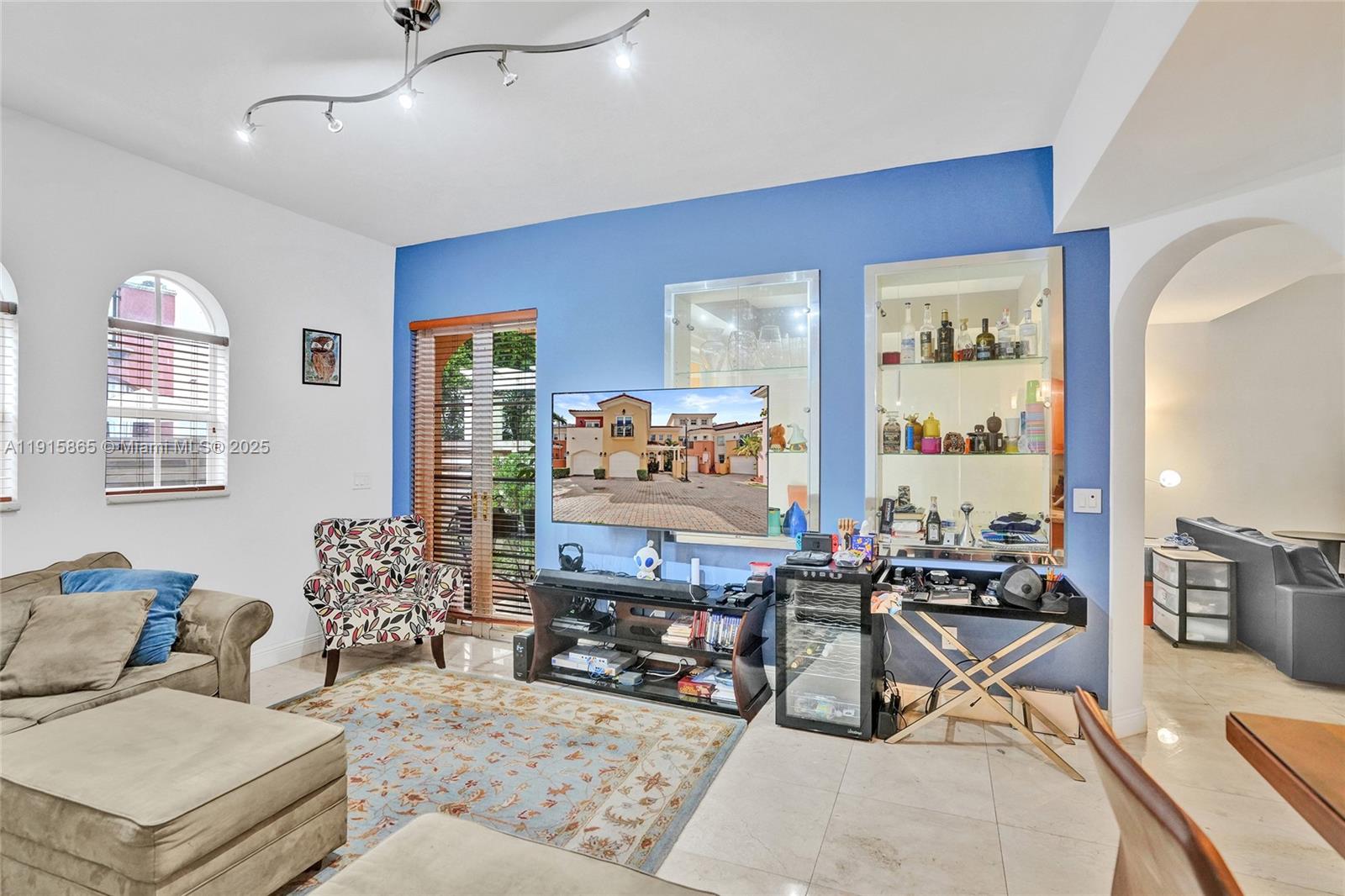 18450 NE 30th Pl Aventura, FL 33160