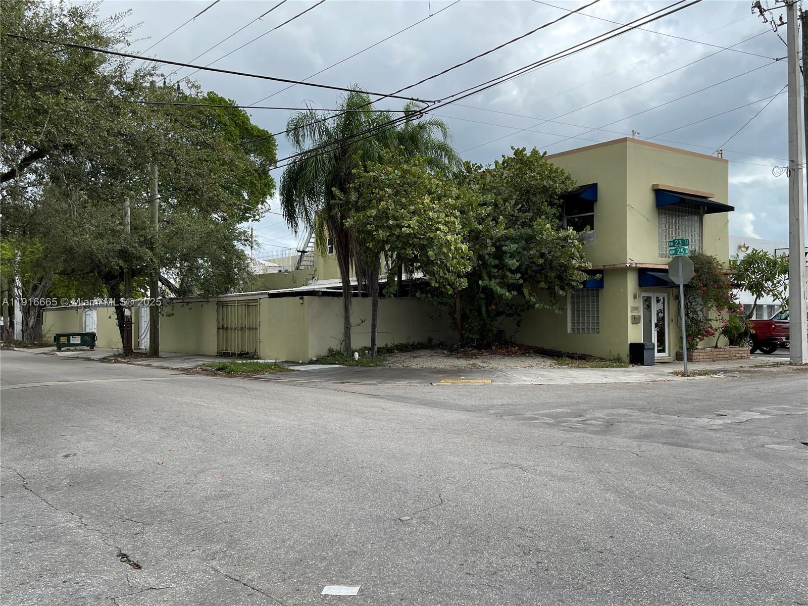 2299 NW 25th Ave Miami, FL 33142