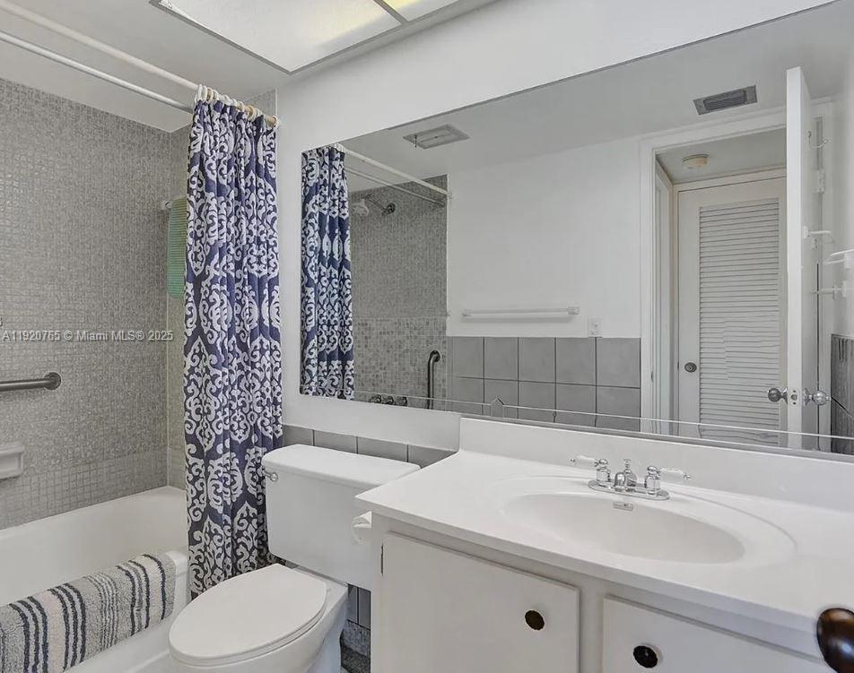 4047 NW 16th St #403