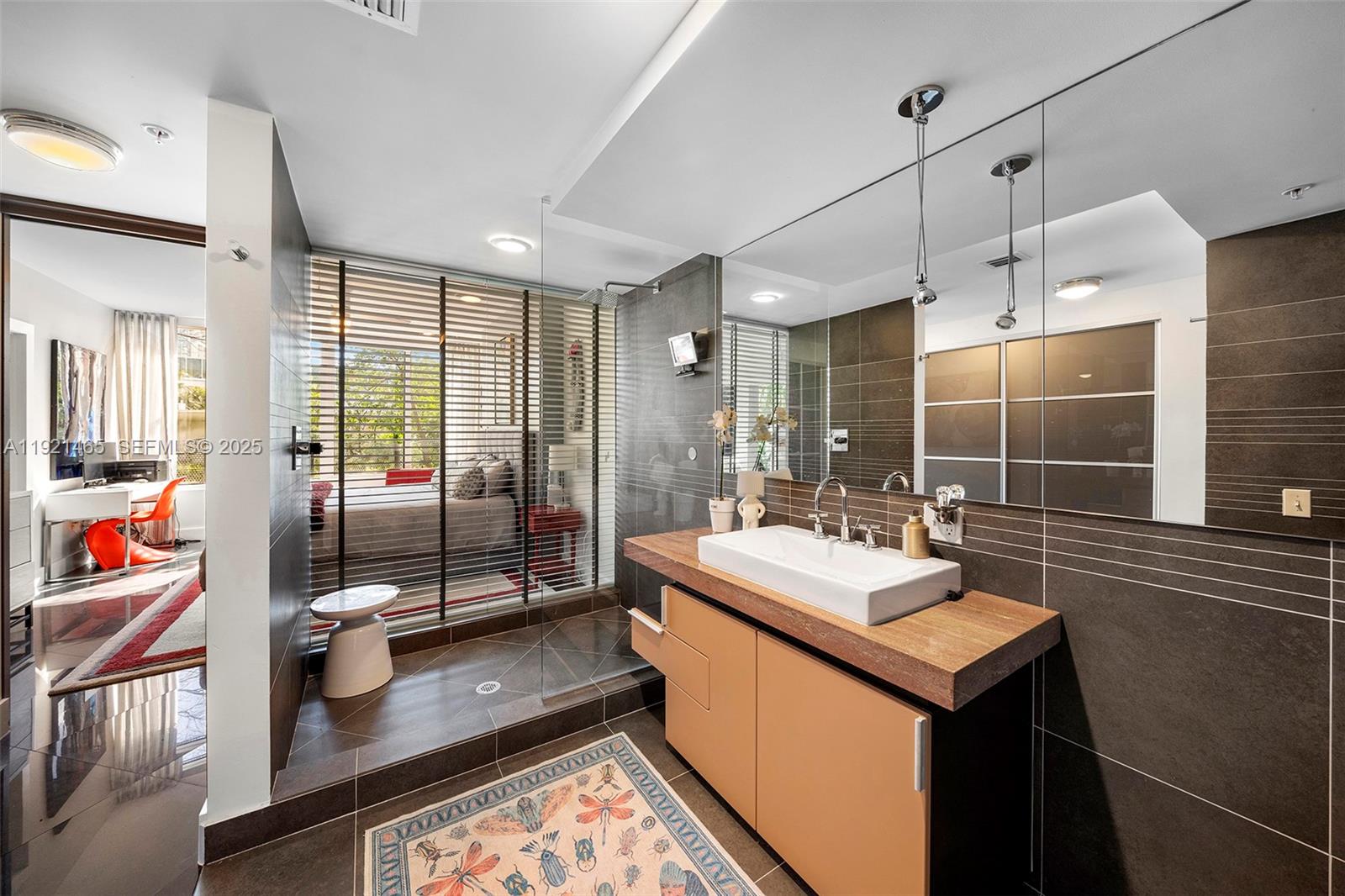 2155 Washington Ct #205 Miami Beach, FL 33139