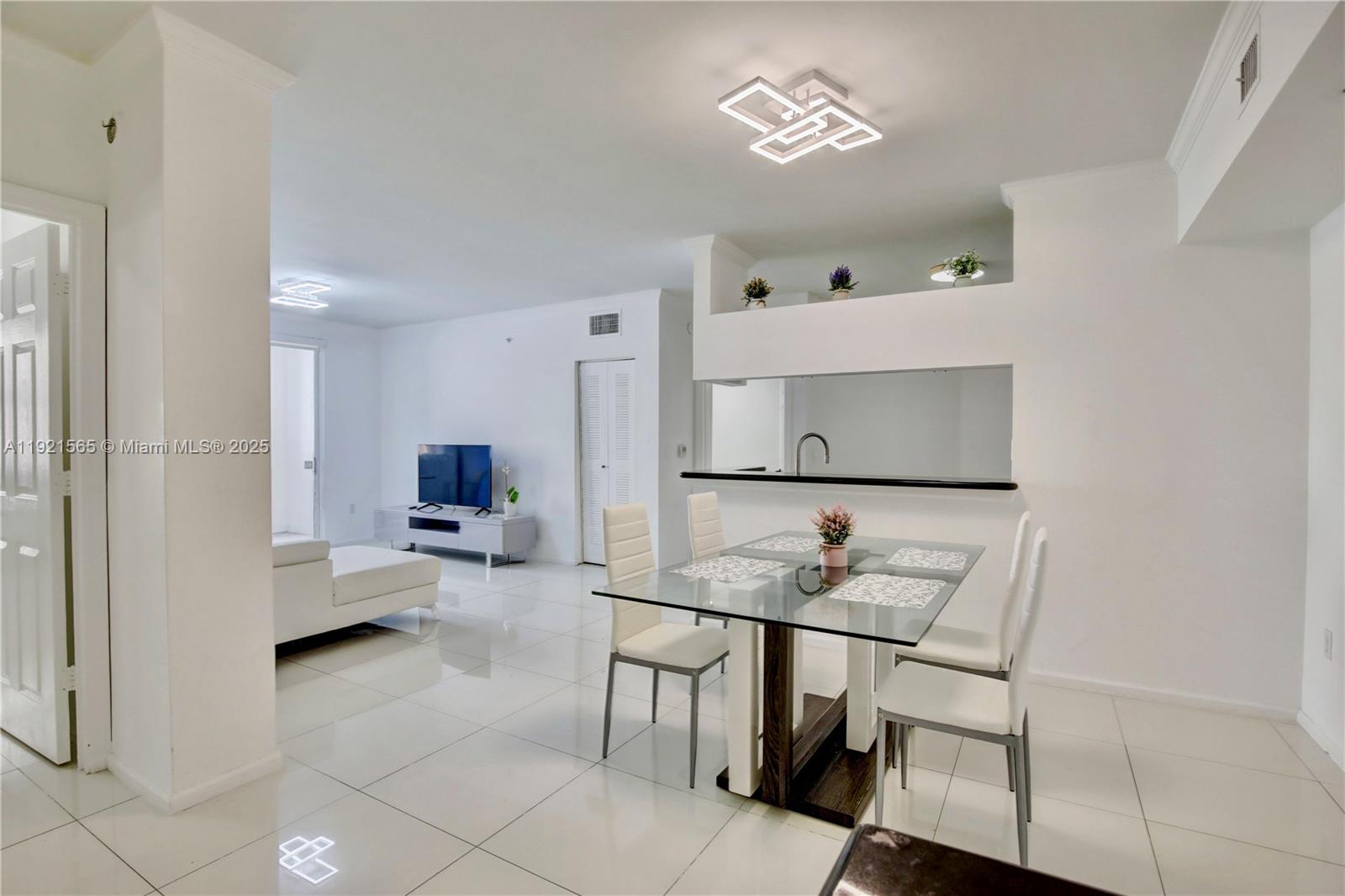 17100 N Bay Rd #1712