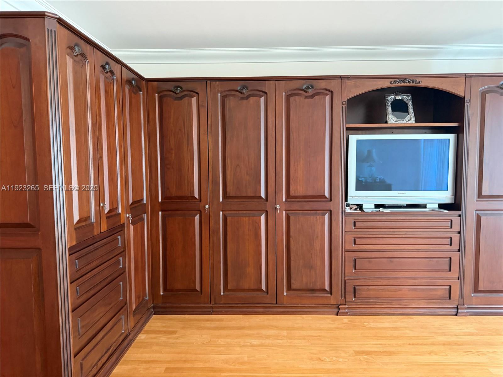 10101 Collins Ave #9A Bal Harbour, FL 33154