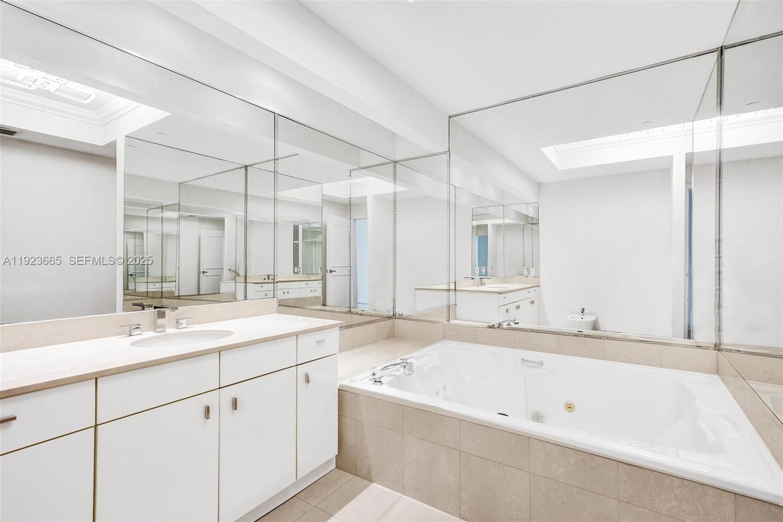 10101 Collins Ave #17A Bal Harbour, FL 33154