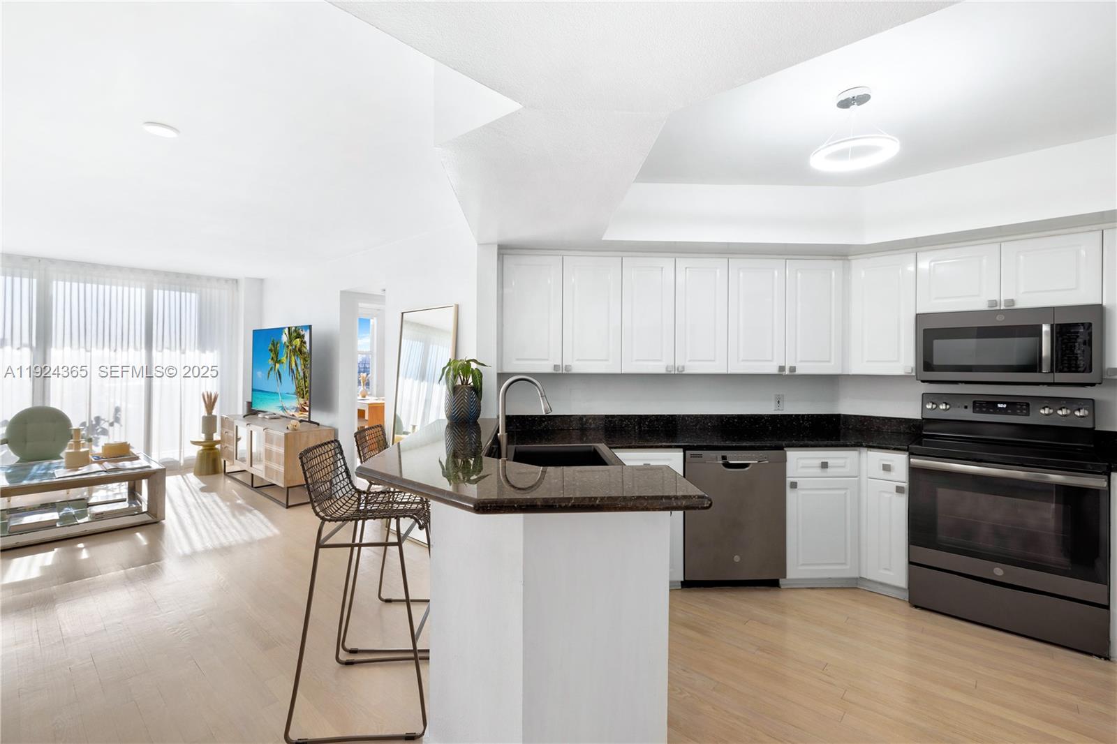 1800 Sunset Harbour Dr #803 Miami Beach, FL 33139