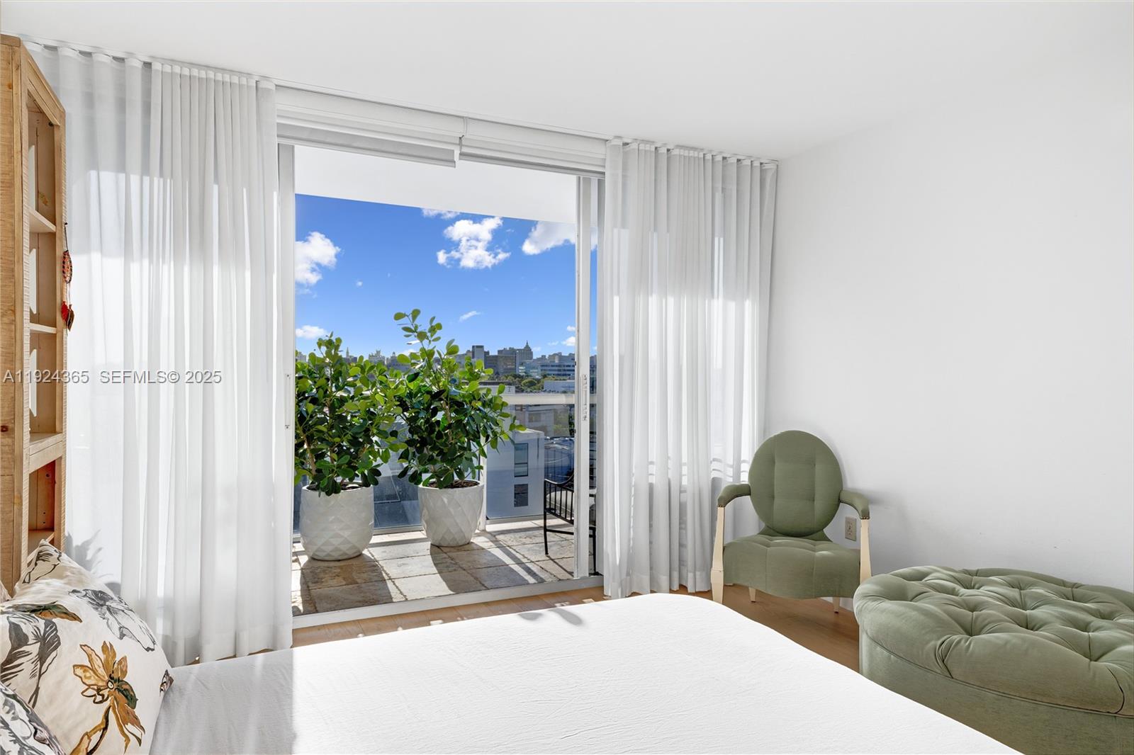 1800 Sunset Harbour Dr #803 Miami Beach, FL 33139