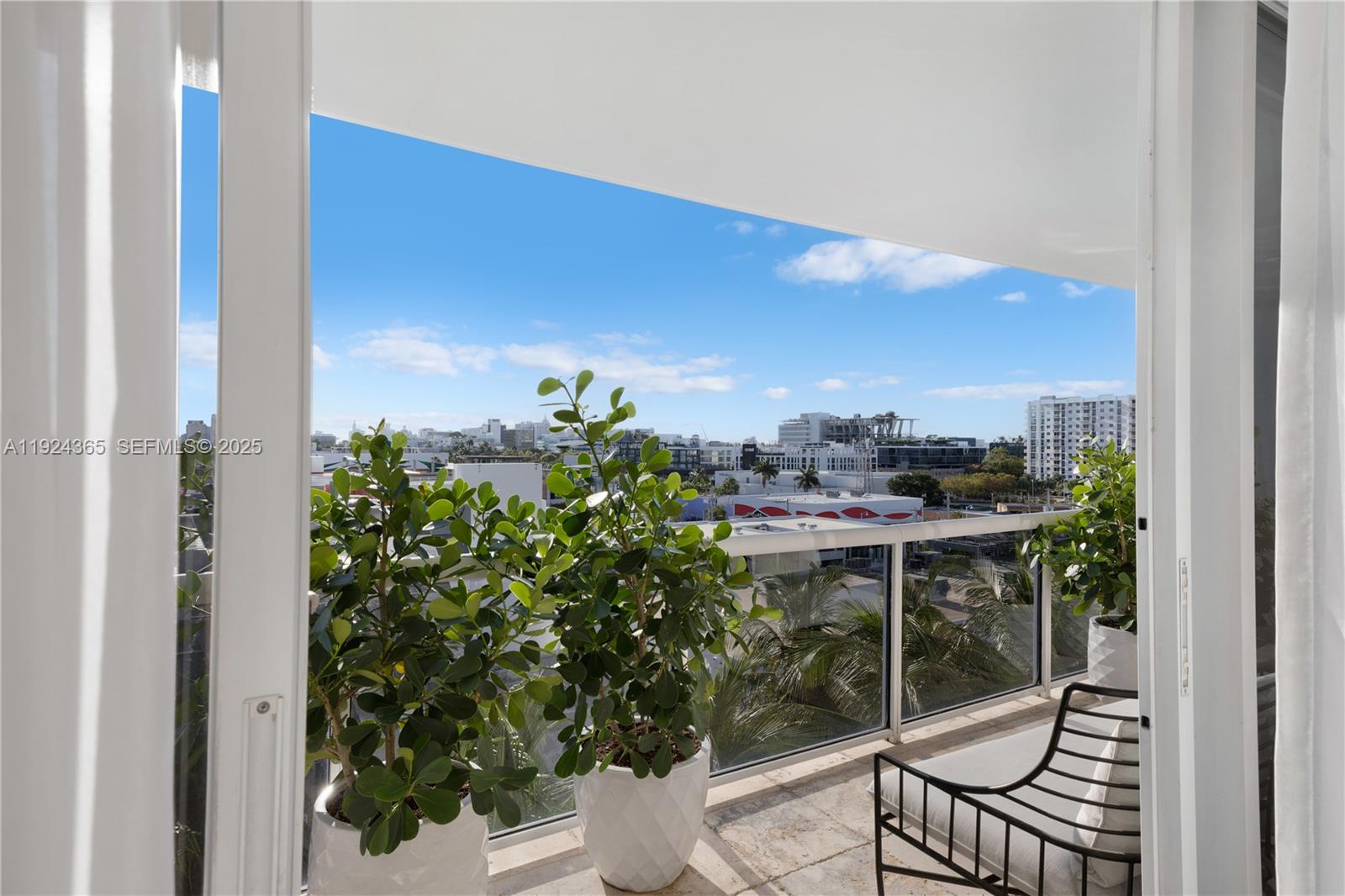 1800 Sunset Harbour Dr #803 Miami Beach, FL 33139