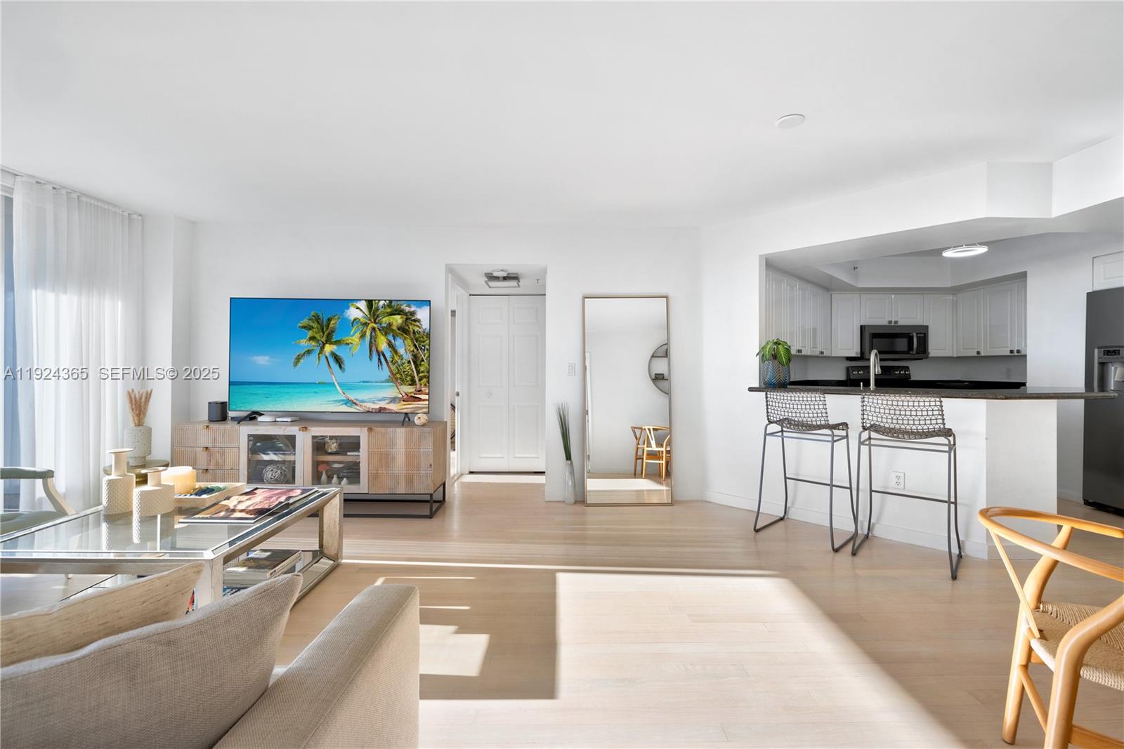 1800 Sunset Harbour Dr #803 Miami Beach, FL 33139