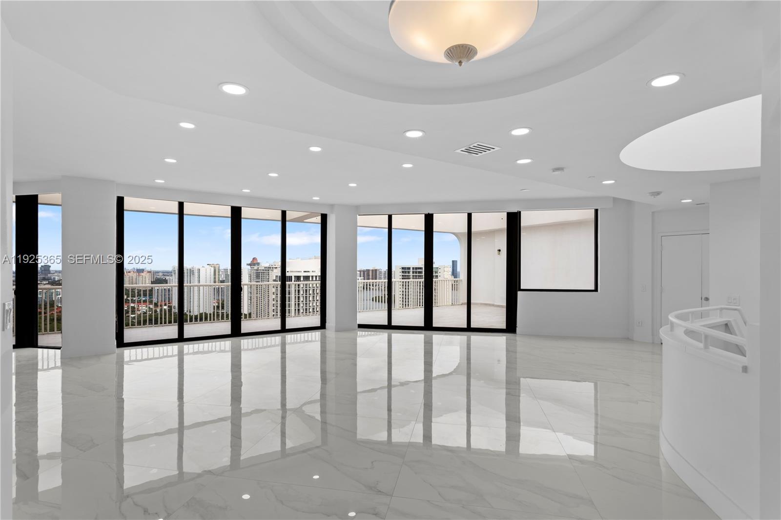 2000 Island Blvd #PH-5