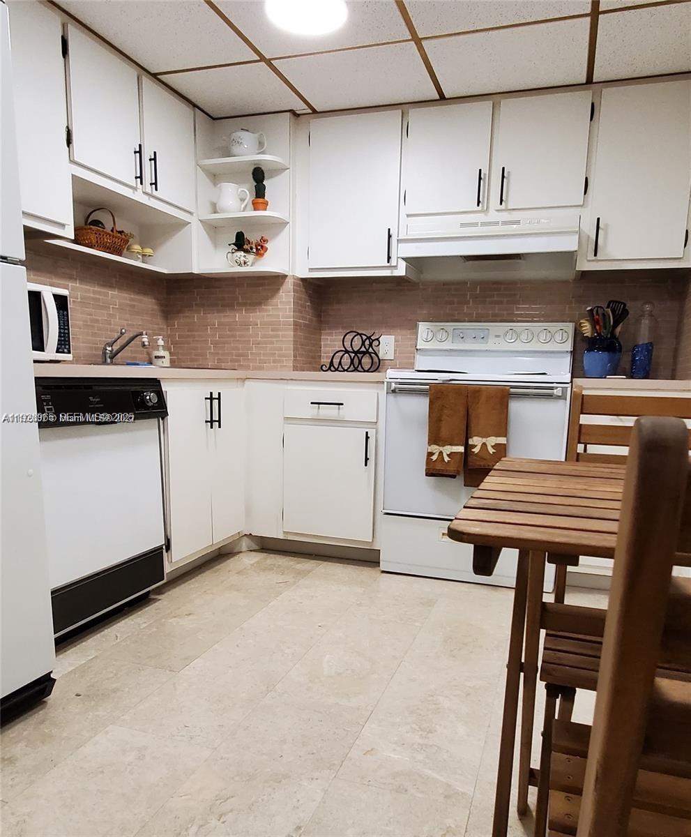 image Arlen House East10