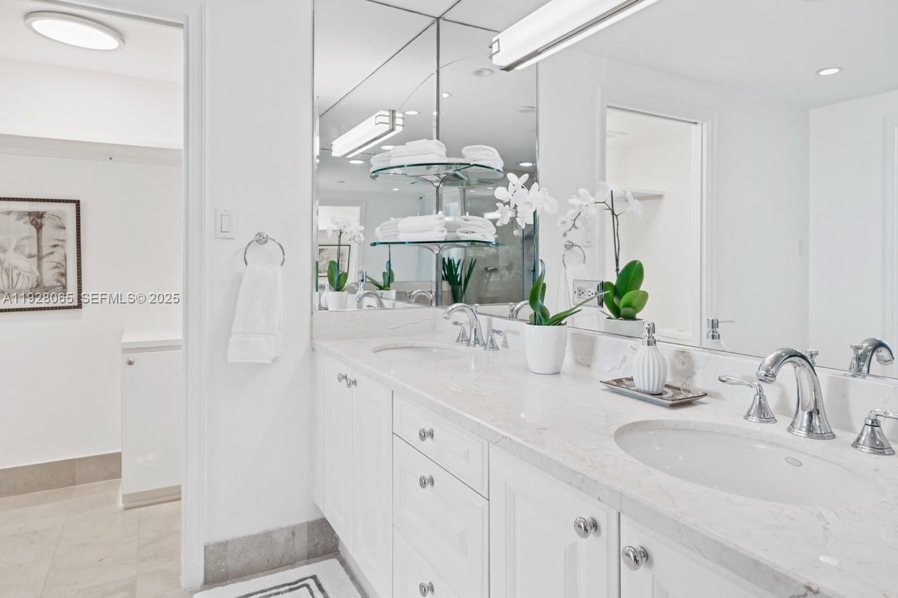 image Ritz-Carlton Coconut Grove11