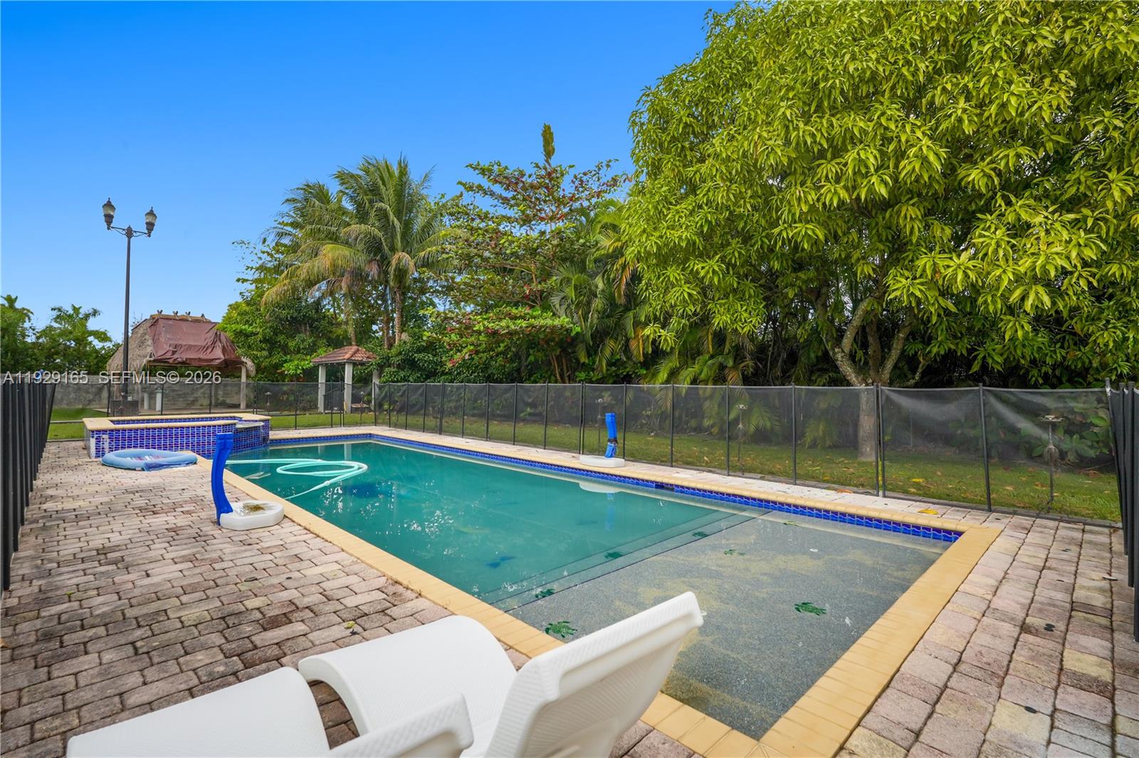 300 SW 123rd Ave Miami, FL 33184