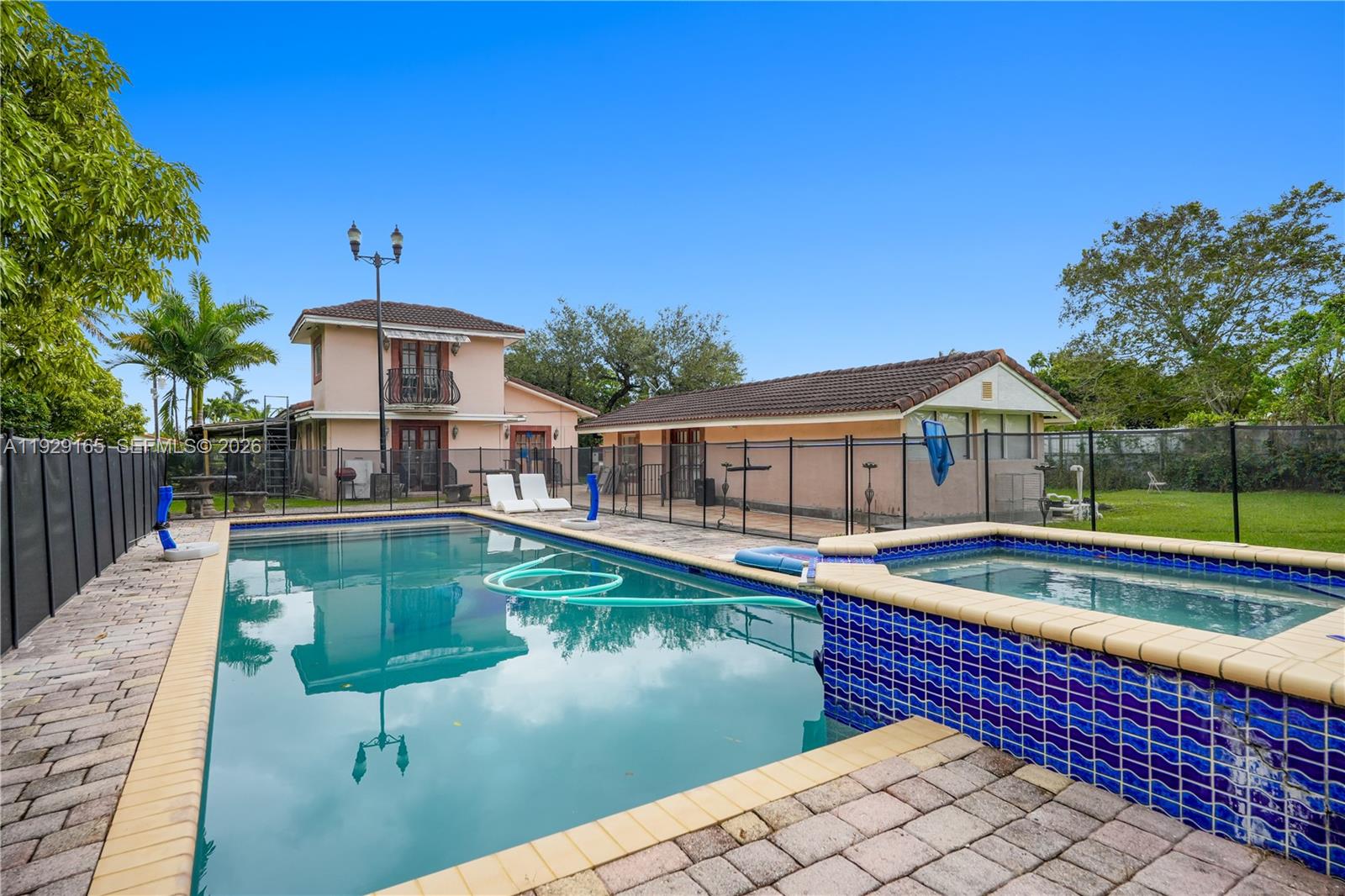 300 SW 123rd Ave Miami, FL 33184