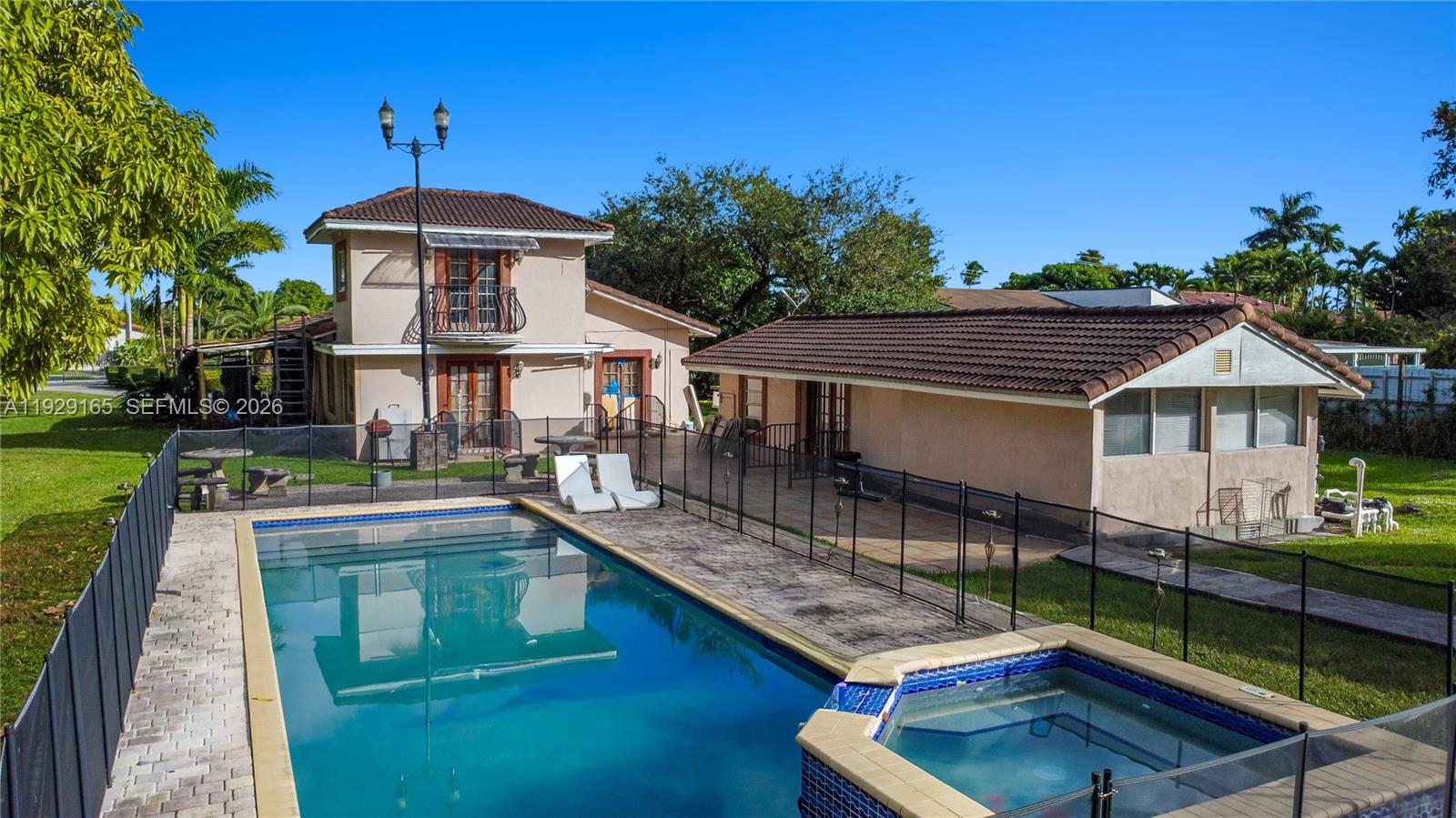 300 SW 123rd Ave Miami, FL 33184