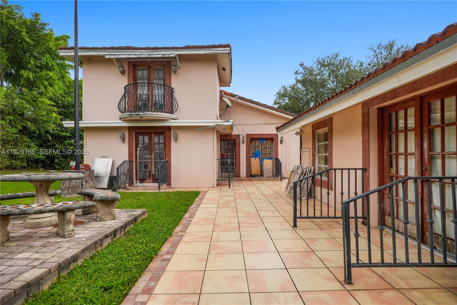 300 SW 123rd Ave Miami, FL 33184