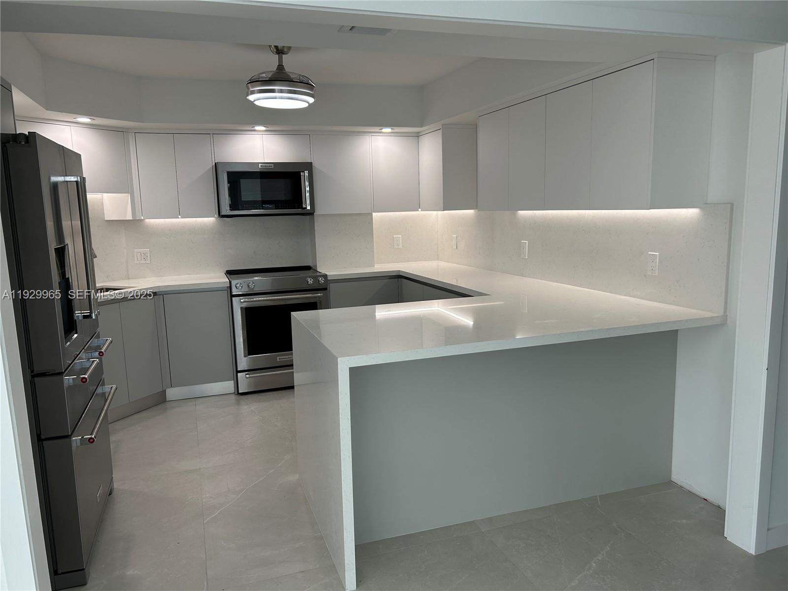 image Commodore Club East19