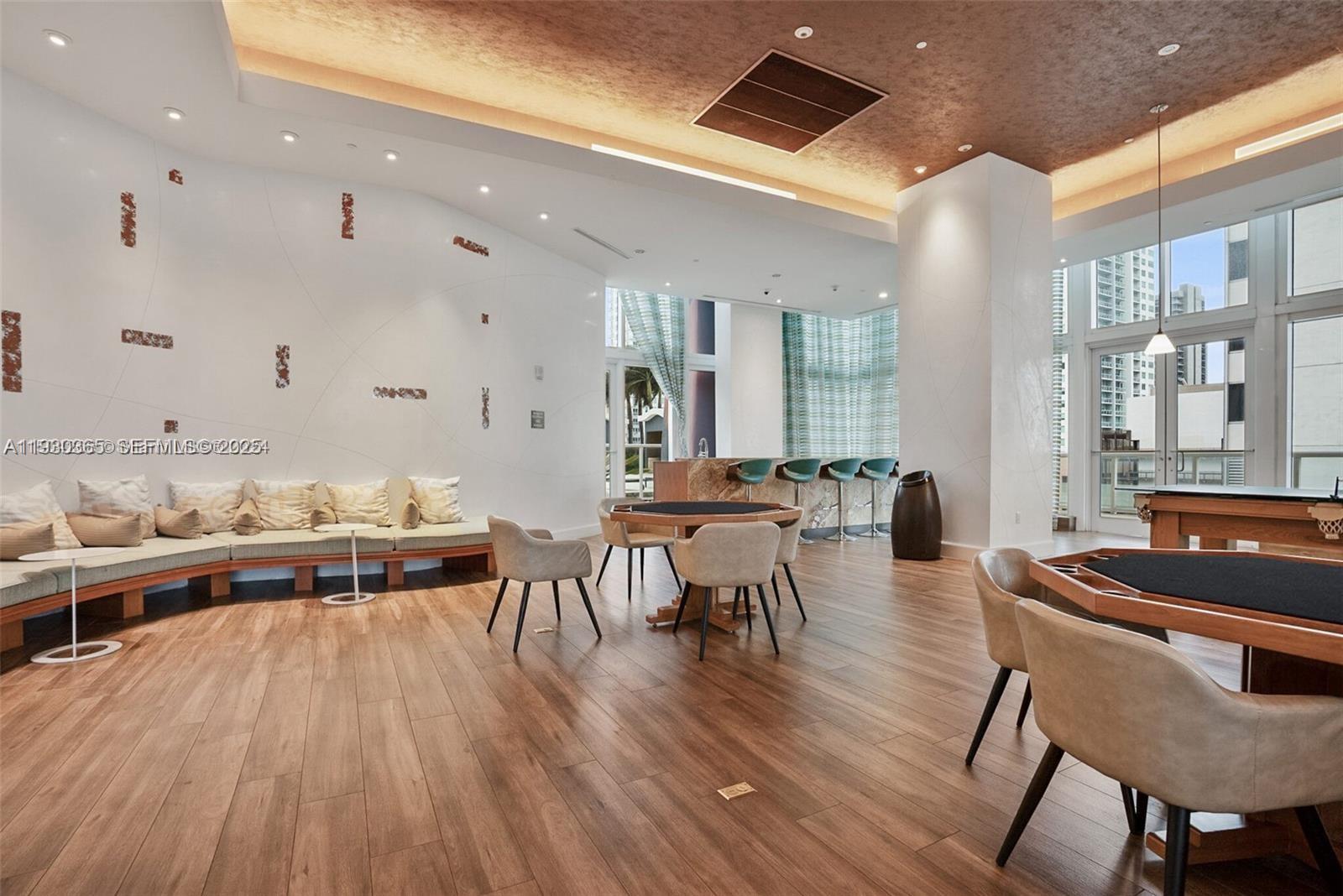 50 Biscayne Blvd #4105 Miami, FL 33132