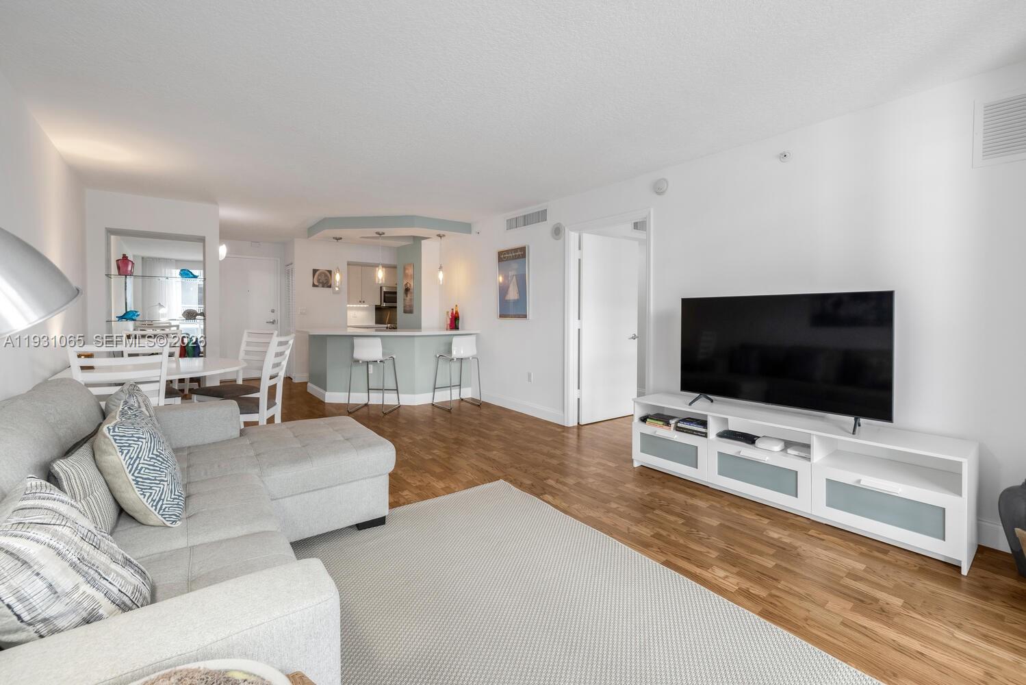 6917 Collins Ave #1008 Miami Beach, FL 33141