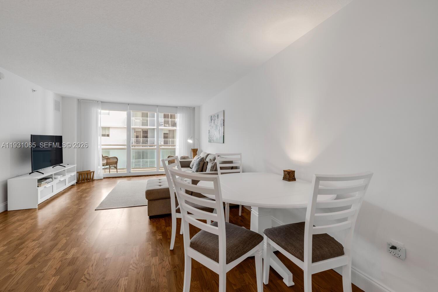 6917 Collins Ave #1008 Miami Beach, FL 33141