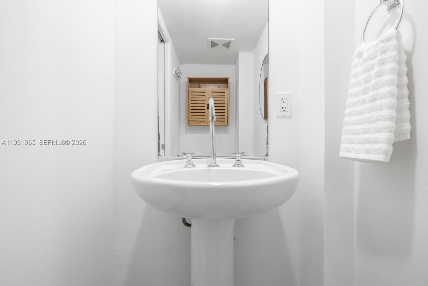 6917 Collins Ave #1008 Miami Beach, FL 33141