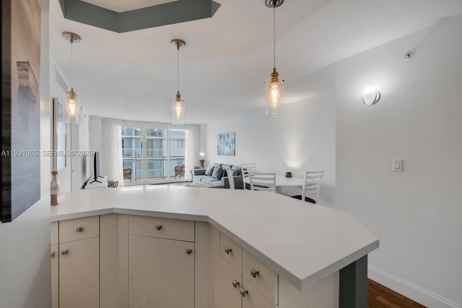 6917 Collins Ave #1008 Miami Beach, FL 33141