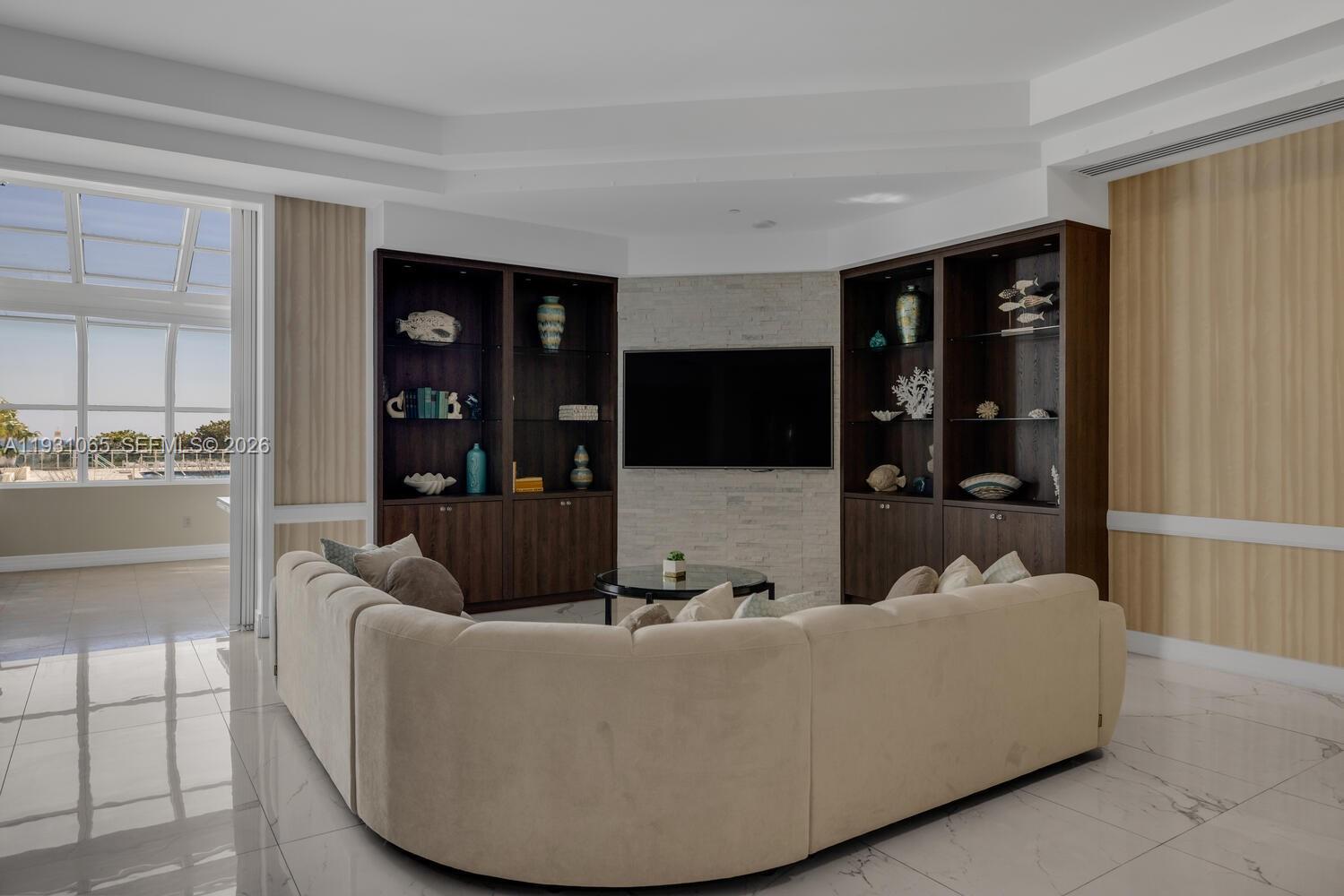 6917 Collins Ave #1008 Miami Beach, FL 33141