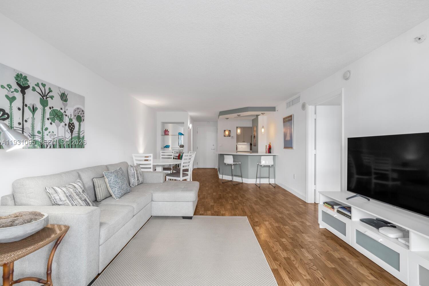 6917 Collins Ave #1008 Miami Beach, FL 33141