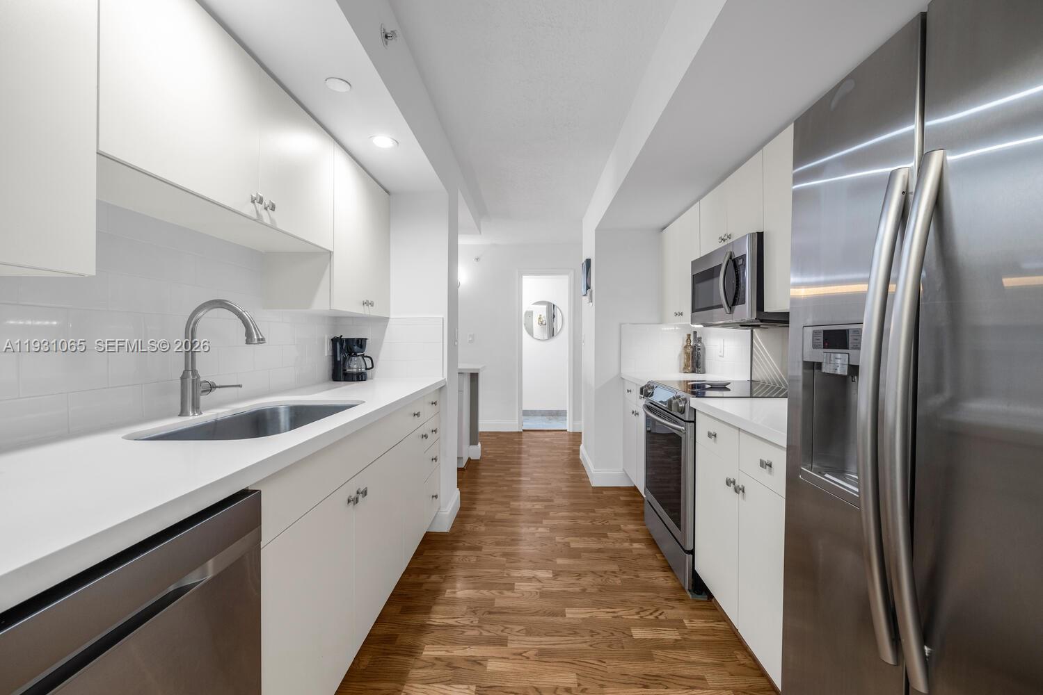 6917 Collins Ave #1008 Miami Beach, FL 33141