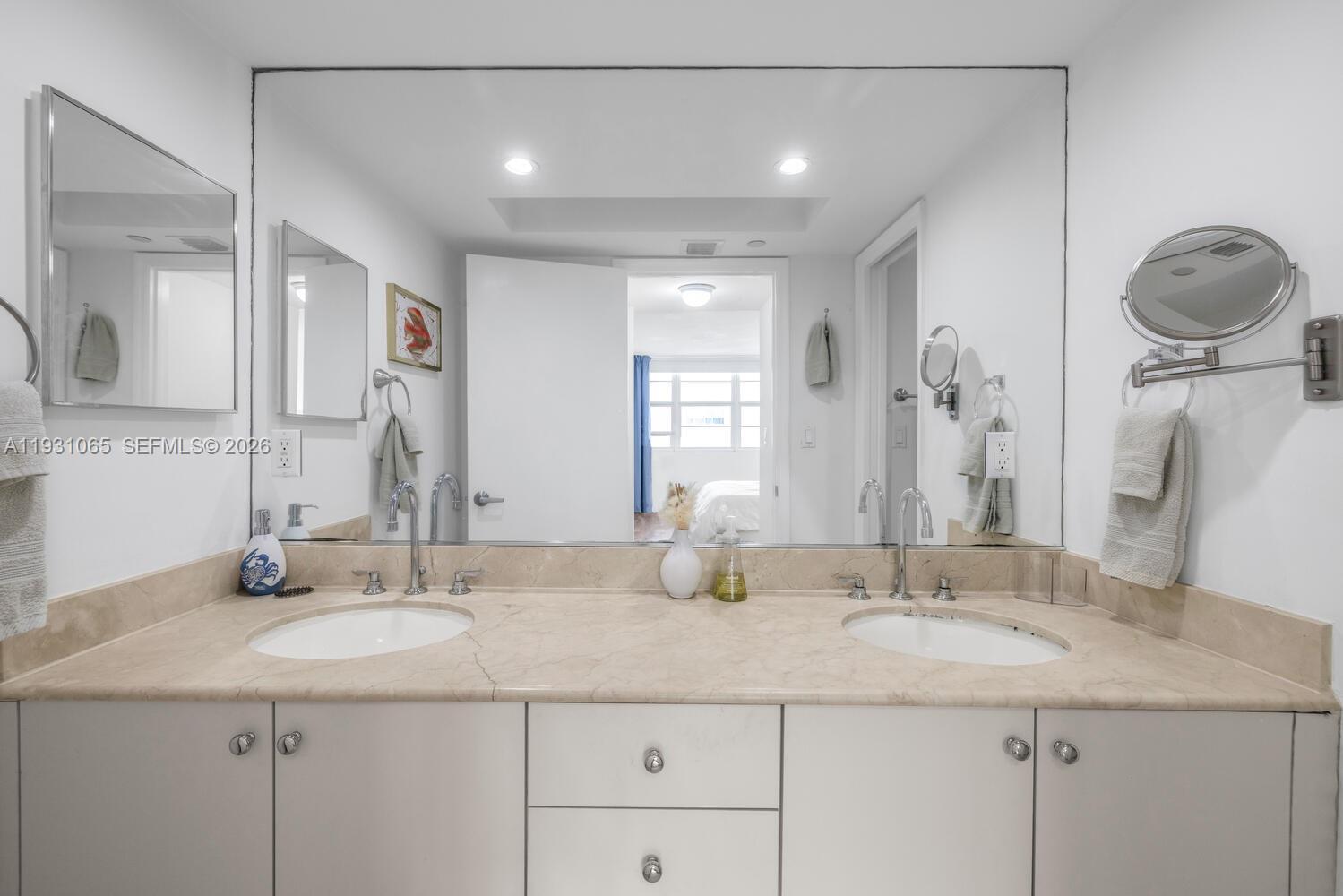 6917 Collins Ave #1008 Miami Beach, FL 33141