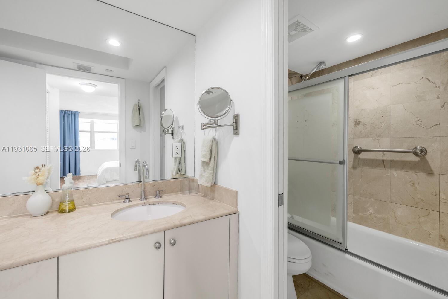 6917 Collins Ave #1008 Miami Beach, FL 33141