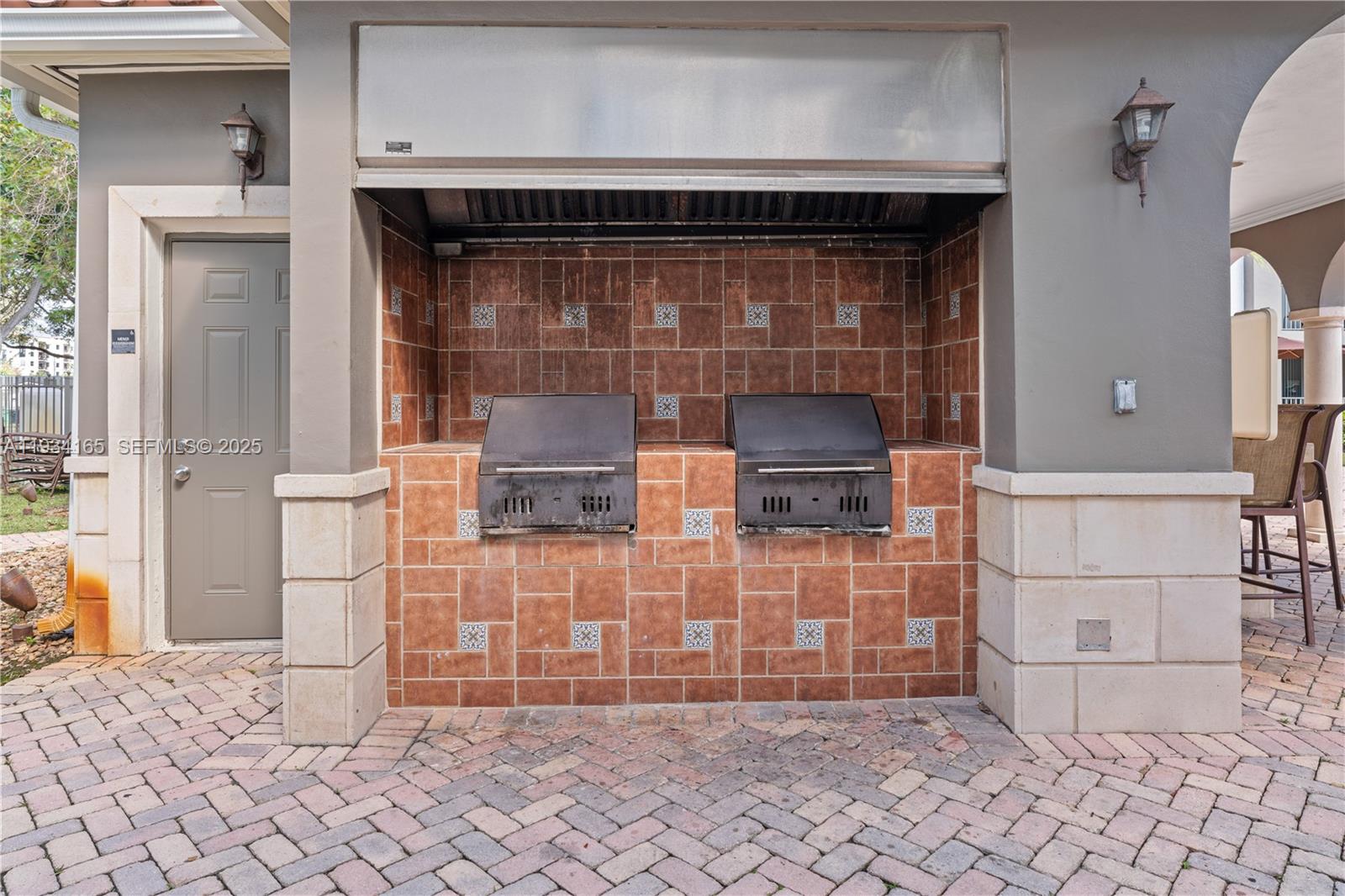 6861 SW 44th St #307 Miami, FL 33155