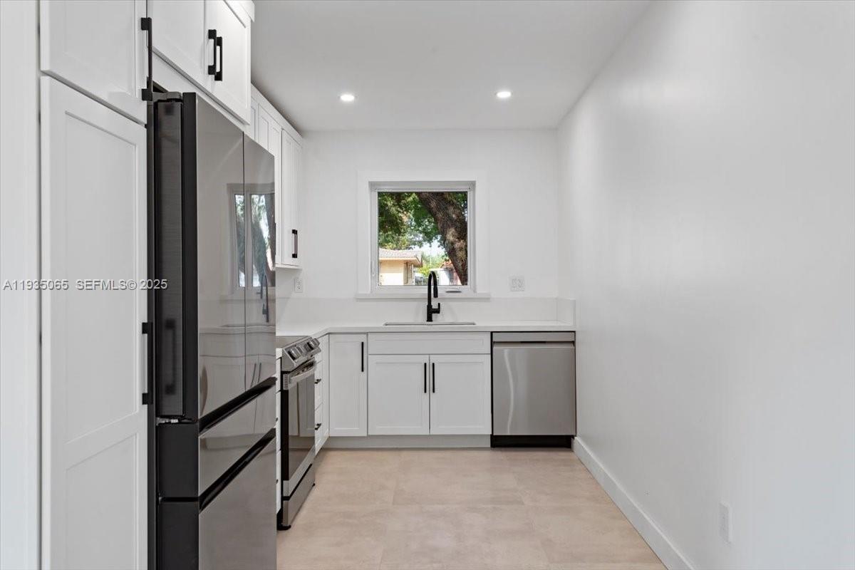 3260 NW 9th St Miami, FL 33125