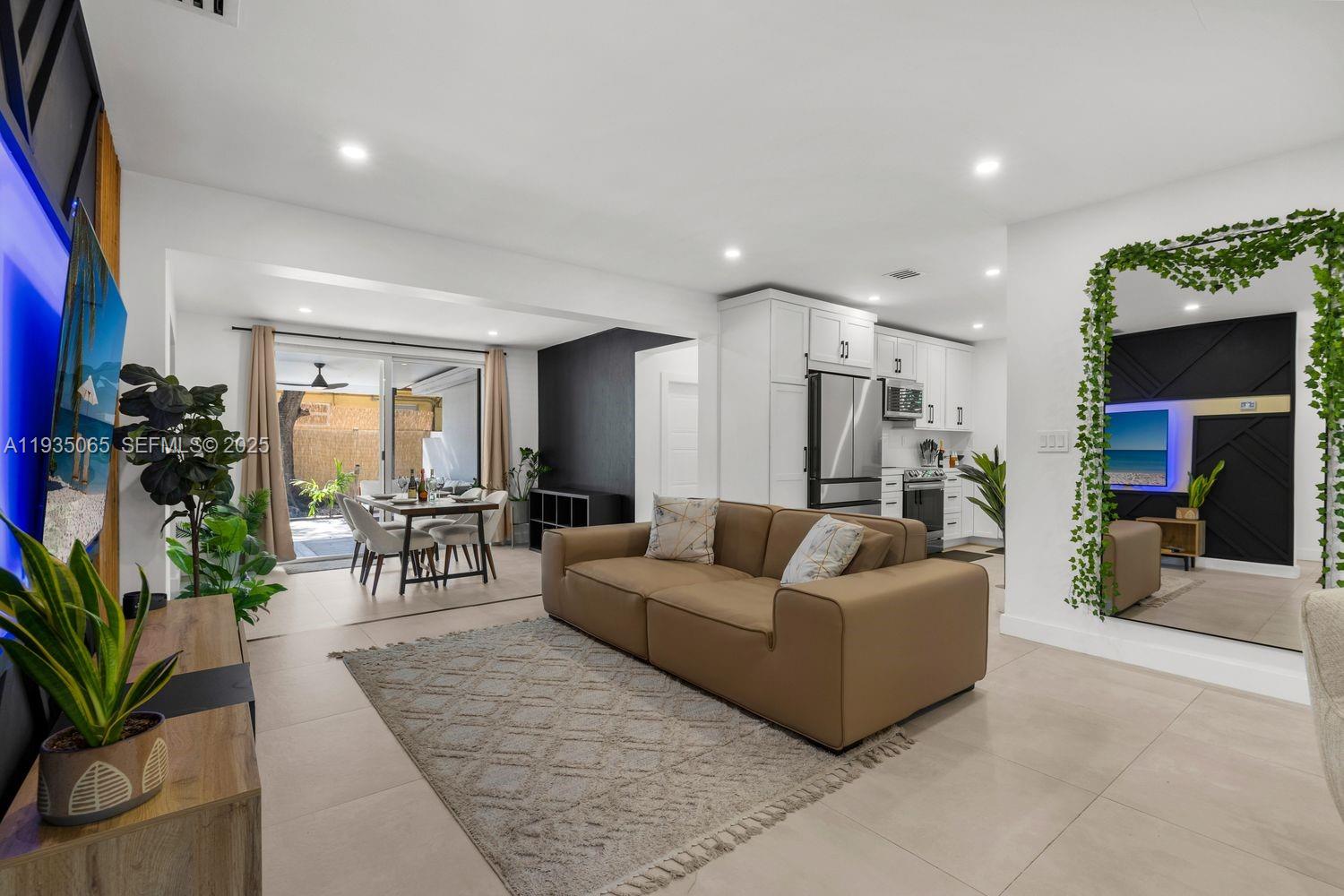 3260 NW 9th St Miami, FL 33125