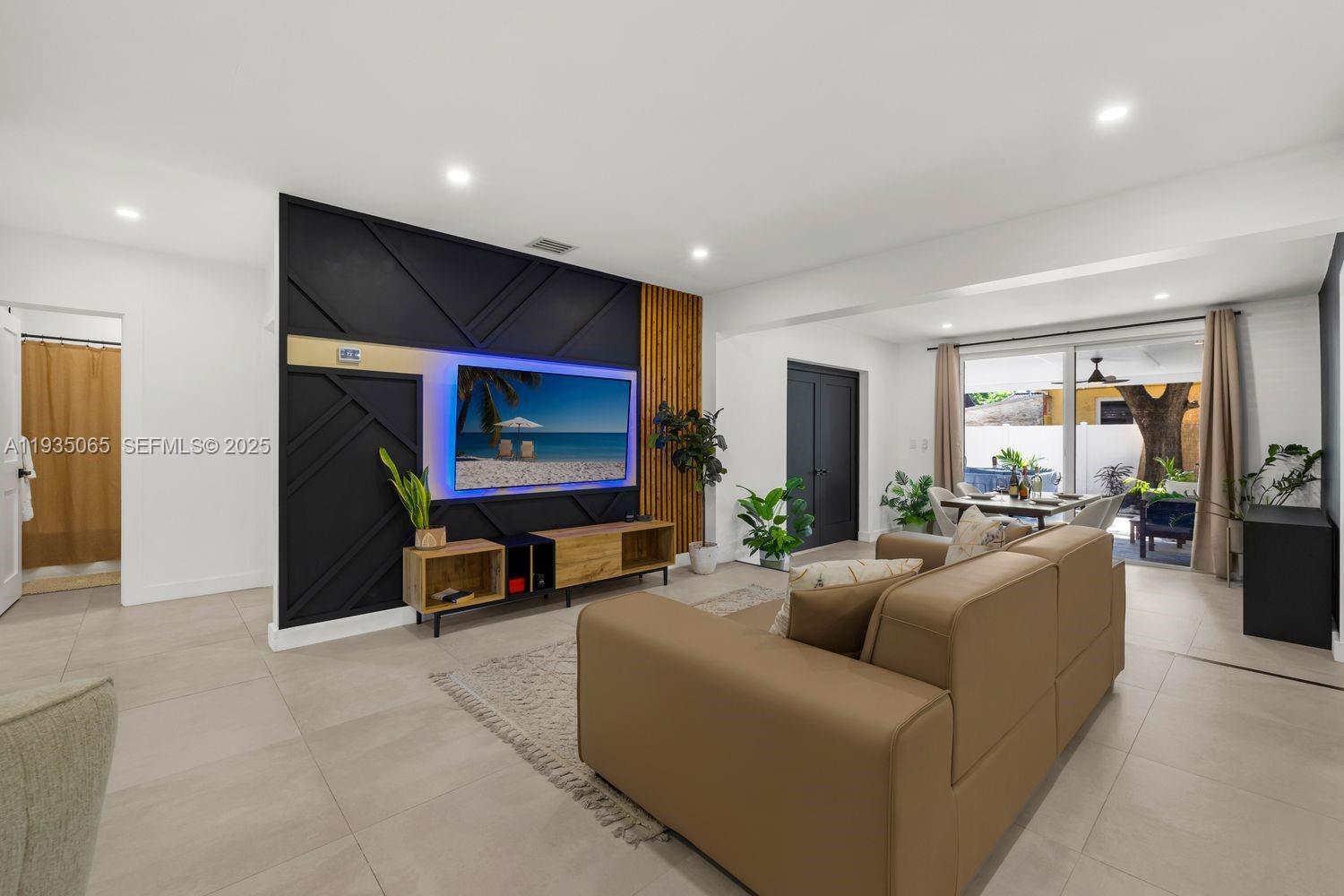 3260 NW 9th St Miami, FL 33125