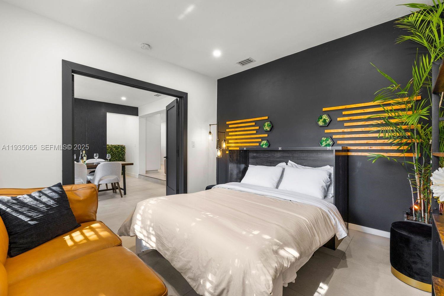 3260 NW 9th St Miami, FL 33125