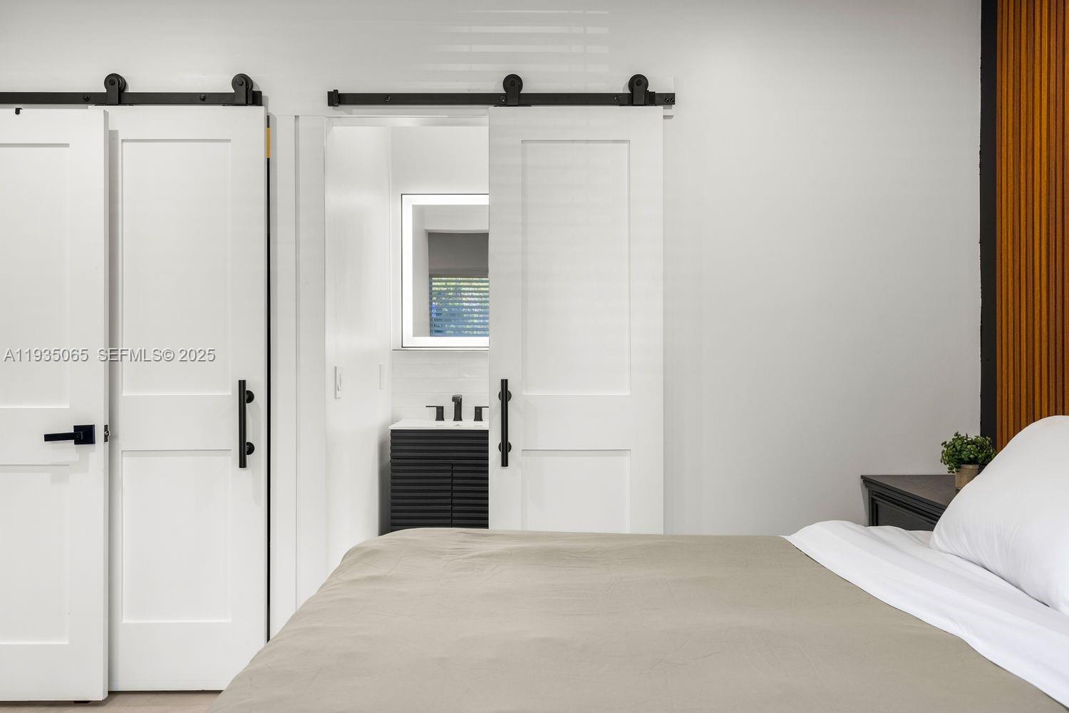 3260 NW 9th St Miami, FL 33125