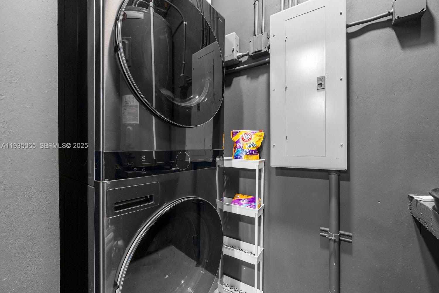 3260 NW 9th St Miami, FL 33125