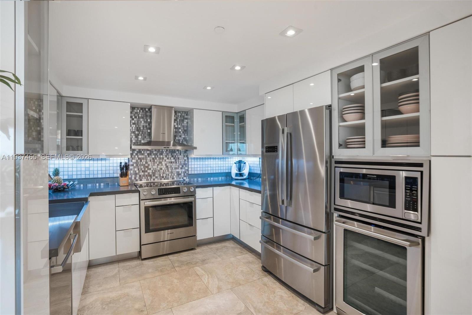 5225 Collins Ave #1221 Miami Beach, FL 33140