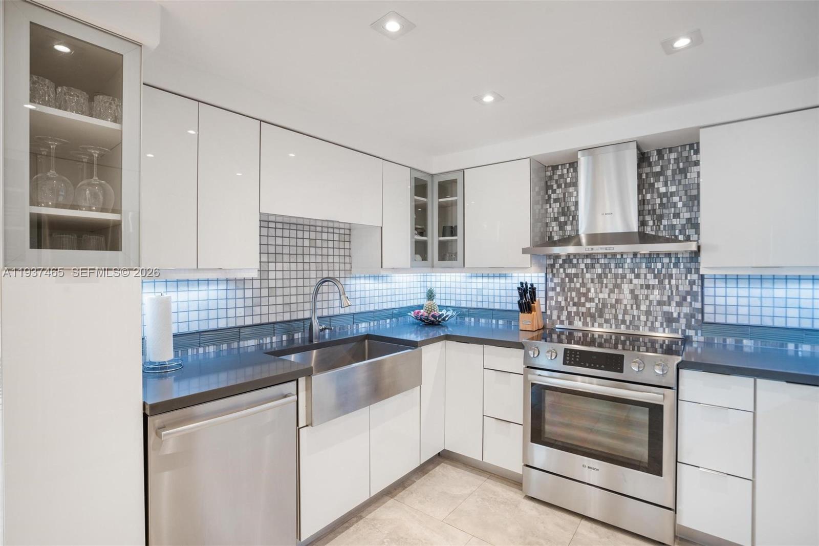 5225 Collins Ave #1221 Miami Beach, FL 33140