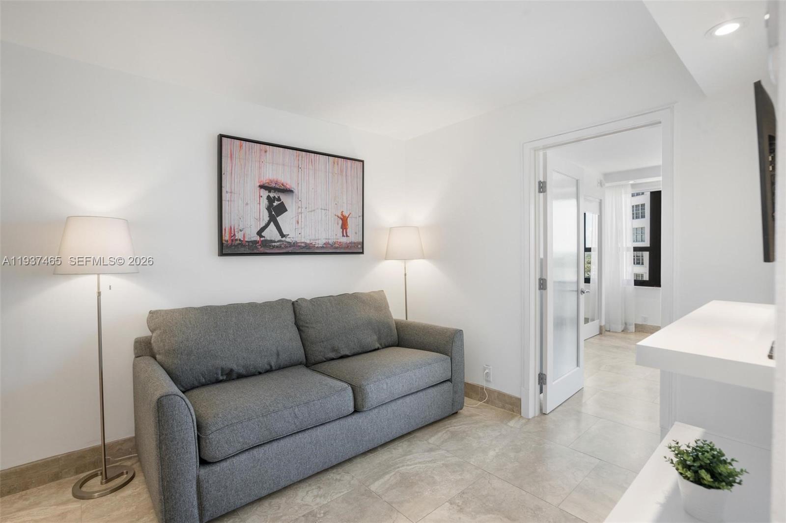 5225 Collins Ave #1221 Miami Beach, FL 33140