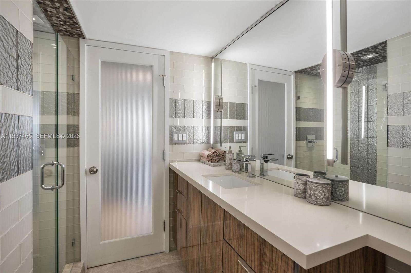 5225 Collins Ave #1221 Miami Beach, FL 33140