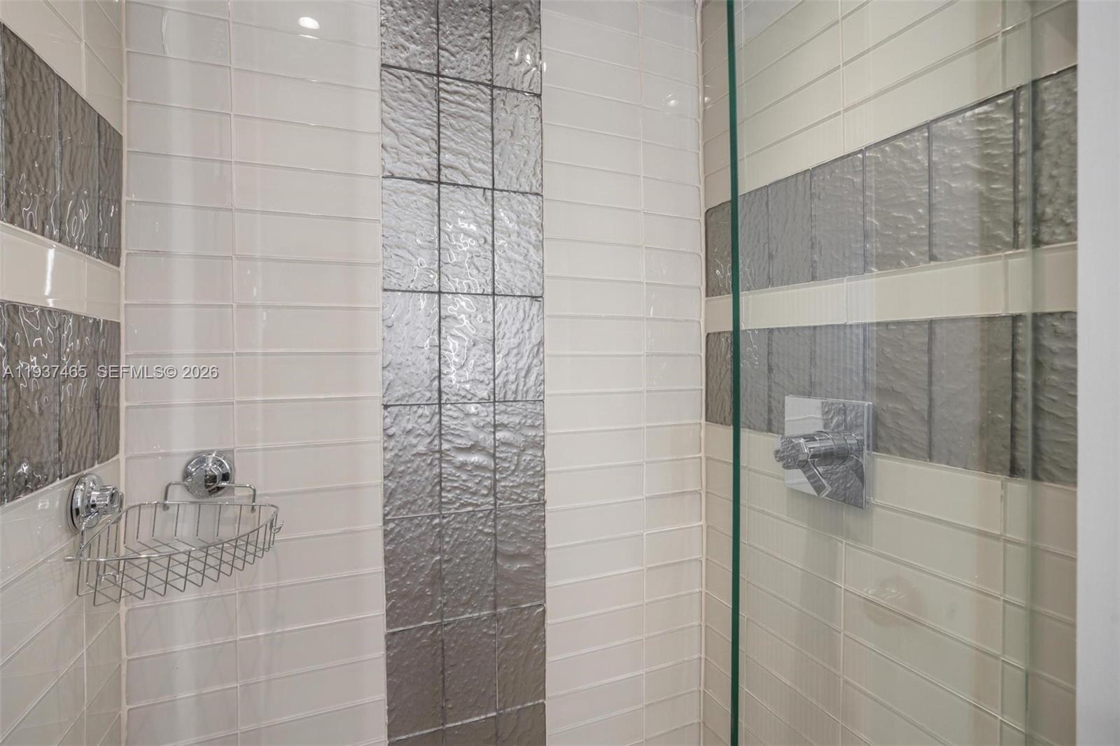 5225 Collins Ave #1221 Miami Beach, FL 33140