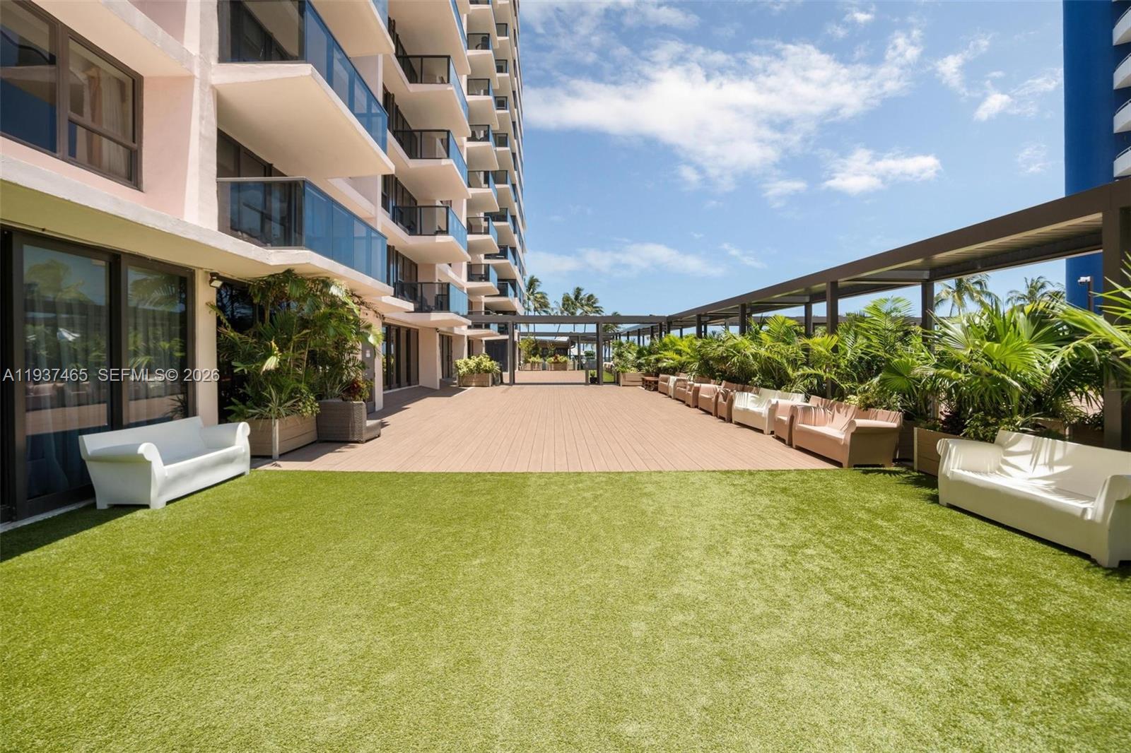 5225 Collins Ave #1221 Miami Beach, FL 33140