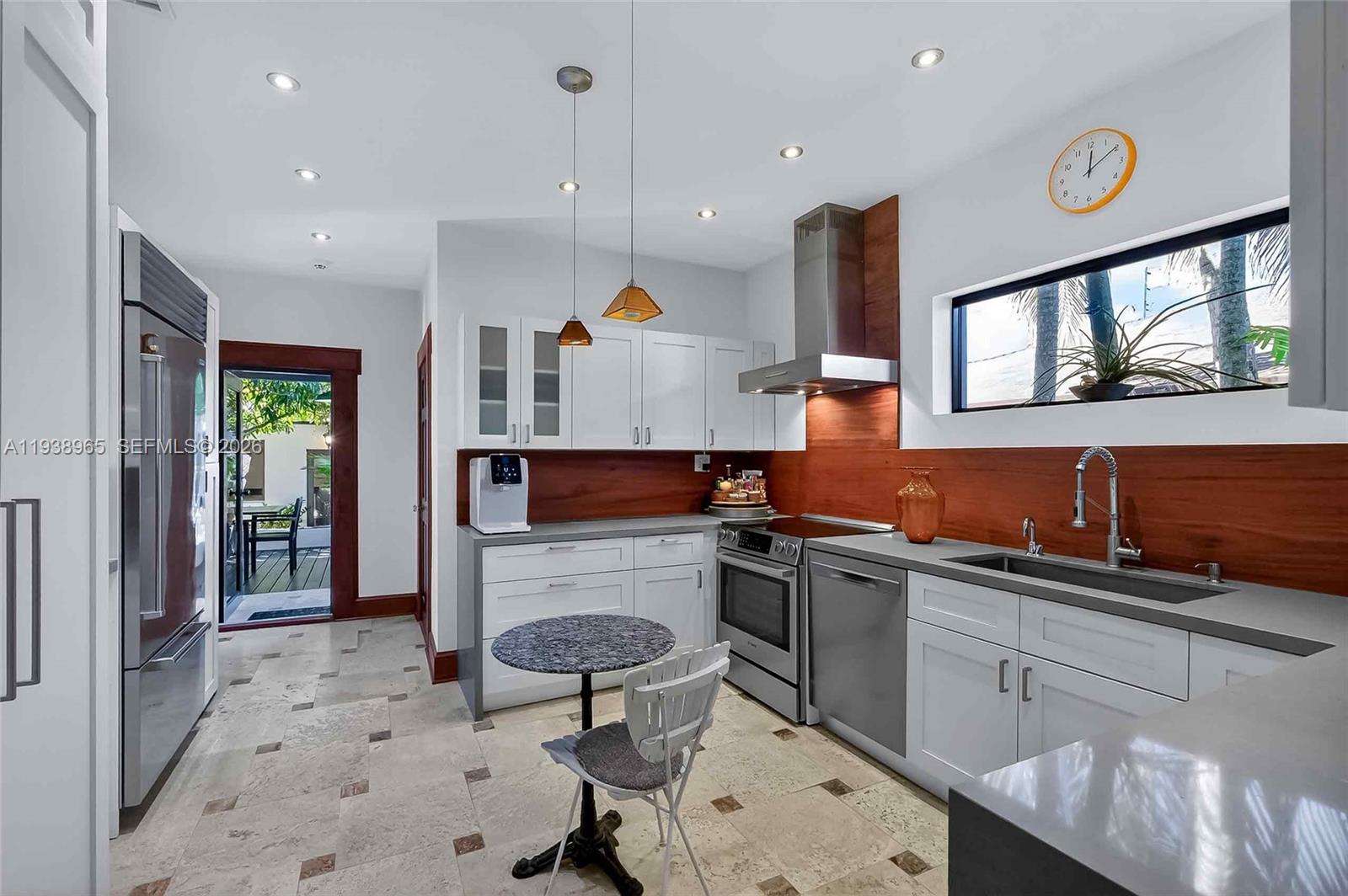 452 SW 21st Rd Miami, FL 33129