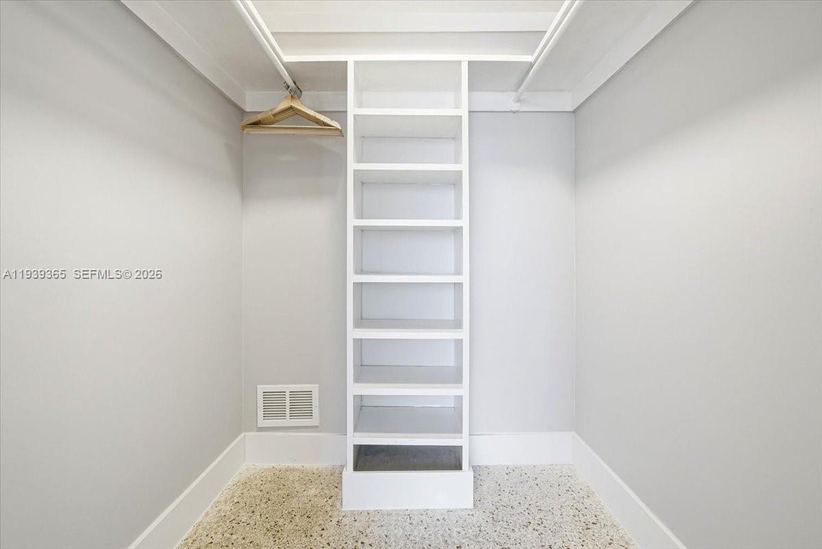 2727 Yacht Clb Blvd #2C Fort Lauderdale, FL 33304